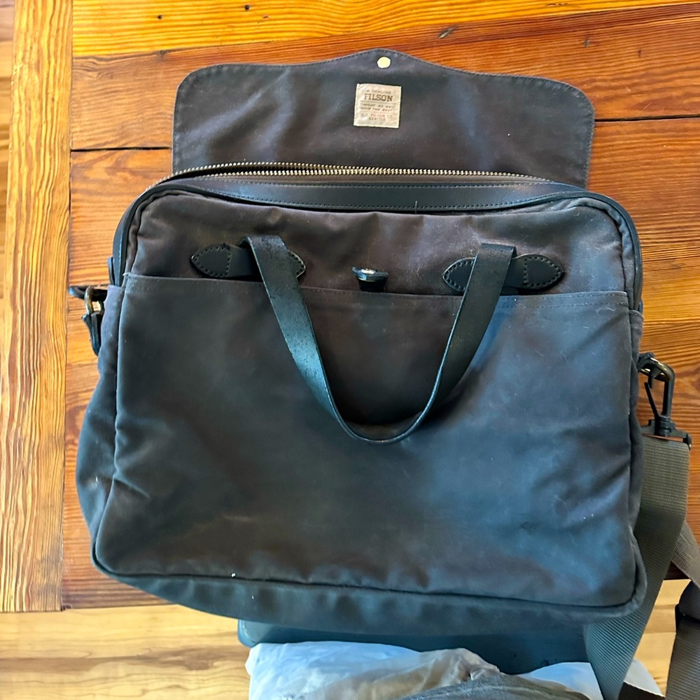 Filson Compact laptop briefcase